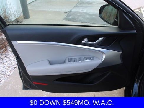 Used 2023 Genesis G70 2.0T image 15