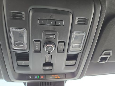 Used 2024 GMC Yukon AT4 w/ AT4 Premium Package AWD/4WD image 28