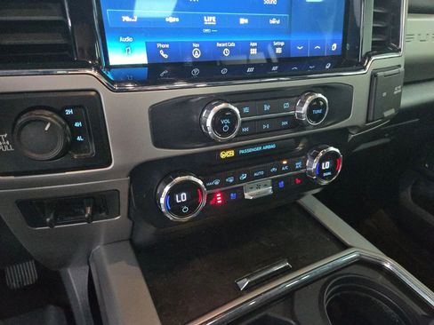 Used 2022 Ford F250 Lariat w/ Lariat Ultimate Package image 28