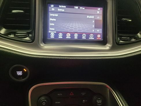 Used 2020 Dodge Challenger SXT RWD image 25