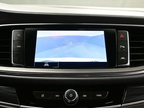 Used 2022 Buick Enclave Essence AWD/4WD image 21