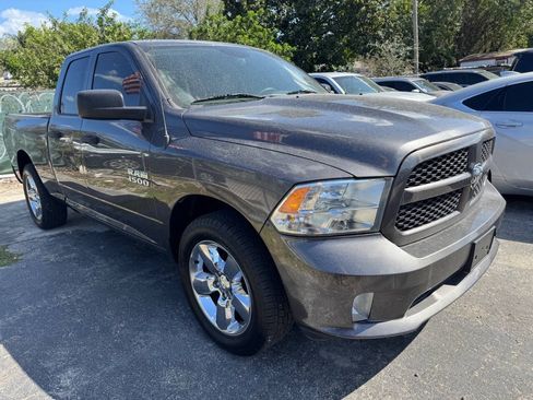 Used 2018 RAM 1500 Express RWD image 5