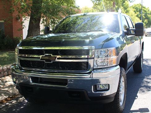 Used 2013 Chevrolet Silverado 2500 LTZ w/ LTZ Plus Package AWD/4WD image 29