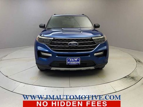 Used 2020 Ford Explorer XLT w/ Equipment Group 202A AWD/4WD image 8