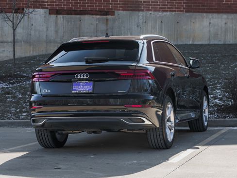 Used 2023 Audi Q8 Premium w/ Convenience Package image 4