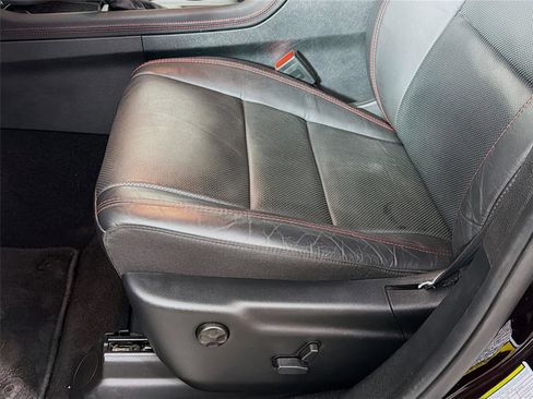 Used 2025 Dodge Durango GT image 21