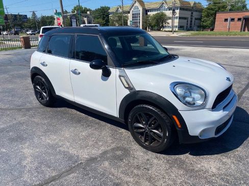 Used 2011 MINI Cooper Countryman S image 2