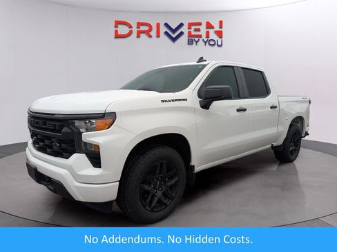 Used 2023 Chevrolet Silverado 1500 Custom image 1