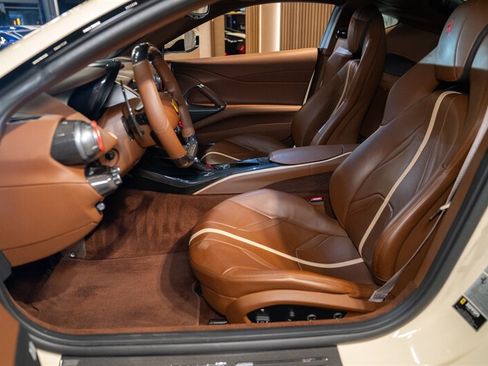 Used 2019 Ferrari 812 Superfast RWD image 20