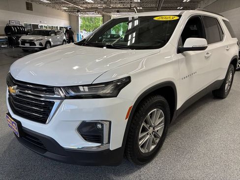 Used 2023 Chevrolet Traverse LT AWD/4WD image 3
