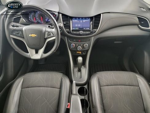 Used 2019 Chevrolet Trax LT w/ LT Convenience Package FWD image 21