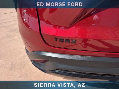Used 2024 Chevrolet Trax RS FWD image 6