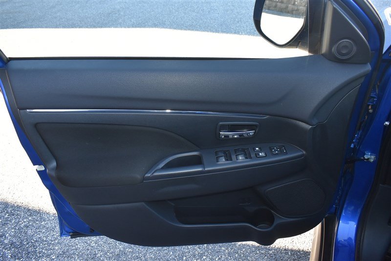 Used 2017 Mitsubishi Outlander Sport SE AWD/4WD image 9