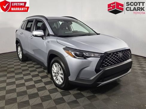 Used 2023 Toyota Corolla Cross LE FWD image 1