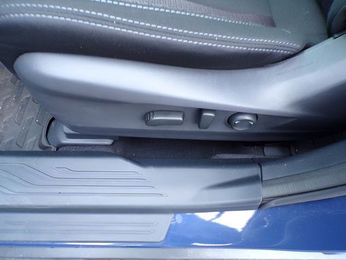 Certified 2025 Subaru Outback Premium AWD/4WD image 18