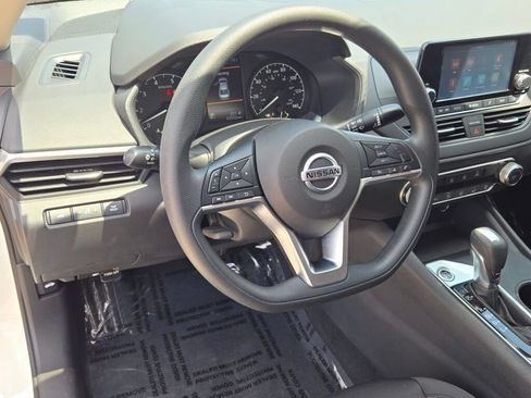 Used 2022 Nissan Altima 2.5 S FWD image 21