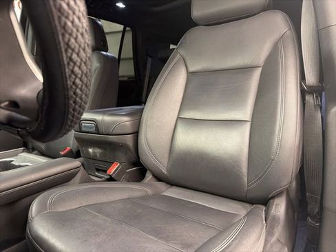 Used 2023 Chevrolet Tahoe Z71 w/ Luxury Package AWD/4WD image 15