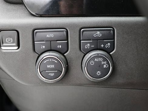 Used 2023 Chevrolet Silverado 1500 LT image 28