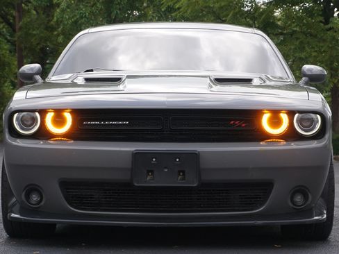 Used 2018 Dodge Challenger R/T Scat Pack RWD image 2