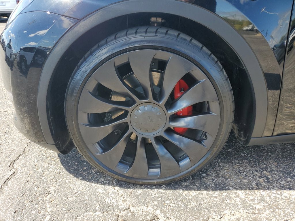 Used 2024 Tesla Model Y Performance AWD/4WD image 7
