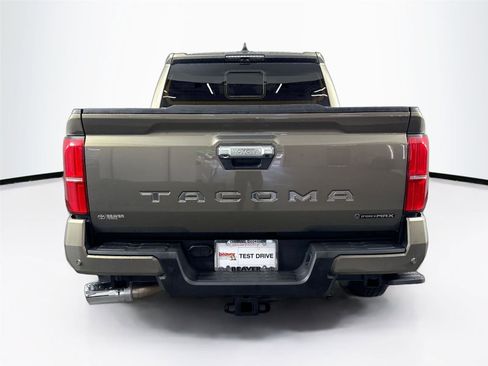 Certified 2025 Toyota Tacoma Limited AWD/4WD image 12