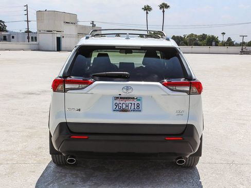 Used 2023 Toyota RAV4 XLE Premium AWD/4WD image 5