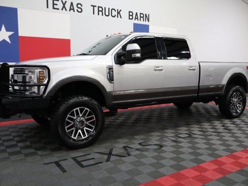 Used 2019 Ford F250 Lariat w/ Tow Technology Bundle AWD/4WD image 2