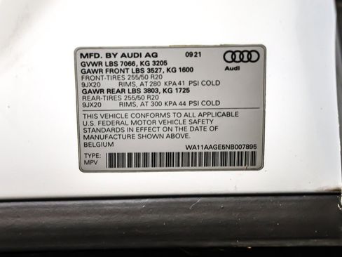 Used 2022 Audi e-tron Premium w/ Convenience Plus Package image 26