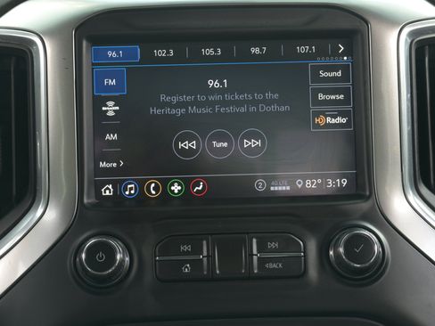 Used 2020 Chevrolet Silverado 1500 LT w/ Texas Edition RWD image 15