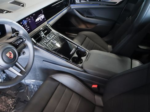 New 2026 Porsche Panamera 4 AWD/4WD image 18