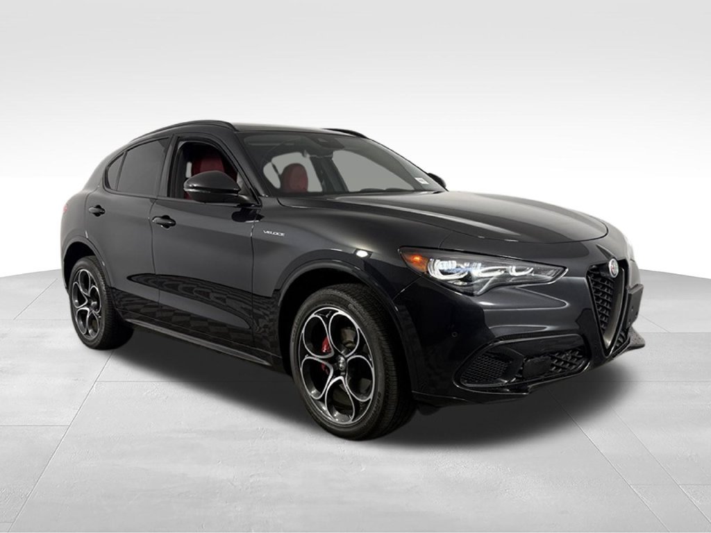 Used 2024 Alfa Romeo Stelvio Veloce AWD/4WD image 4