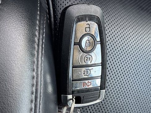 Used 2025 Lincoln Navigator Reserve AWD/4WD image 47