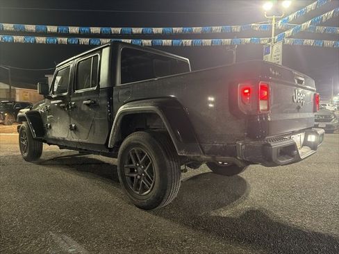 Used 2024 Jeep Gladiator Sport image 5