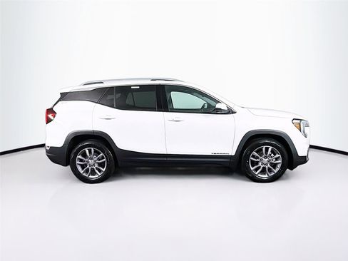 Used 2022 GMC Terrain SLT w/ Tech Package AWD/4WD image 8