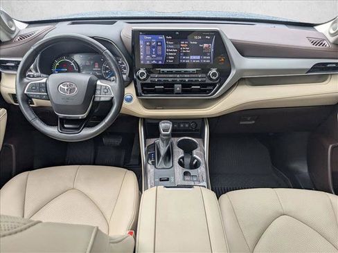 Used 2021 Toyota Highlander Platinum image 21