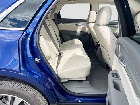 Used 2025 Cadillac XT5 Premium Luxury w/ Technology Package AWD/4WD image 29