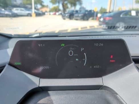 Used 2025 Toyota Prius LE FWD image 12