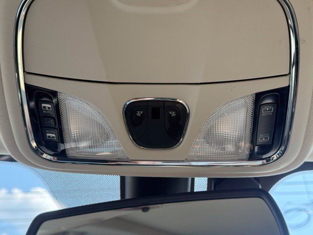 Used 2015 Jeep Cherokee Limited w/ Trailer Tow Group FWD image 24