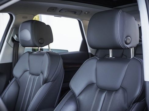 Used 2023 Audi Q5 e Prestige w/ Prestige Package image 10