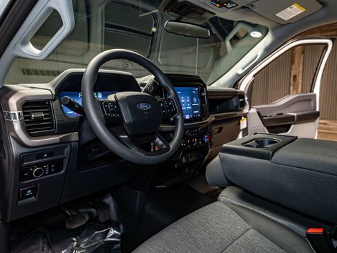 Used 2025 Ford F150 XL image 12