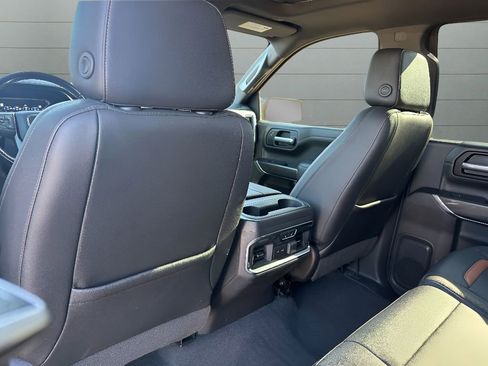 Used 2021 GMC Sierra 1500 AT4 w/ AT4 Value Package AWD/4WD image 11