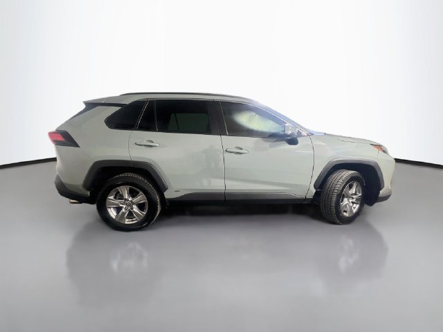 Used 2022 Toyota RAV4 XLE AWD/4WD image 9
