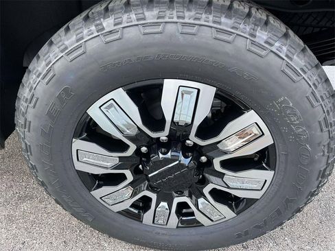 New 2026 GMC Sierra 2500 Denali w/ Denali Reserve Package image 12