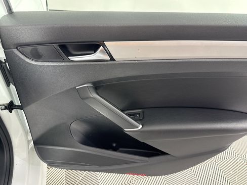 Used 2020 Volkswagen Passat 2.0T SE image 27