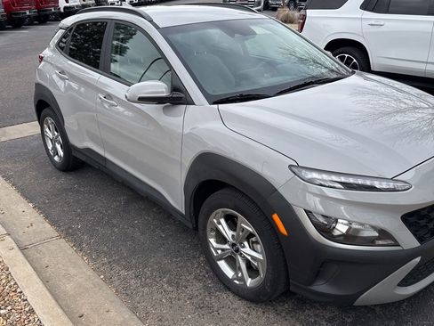 Used 2023 Hyundai Kona SEL image 4