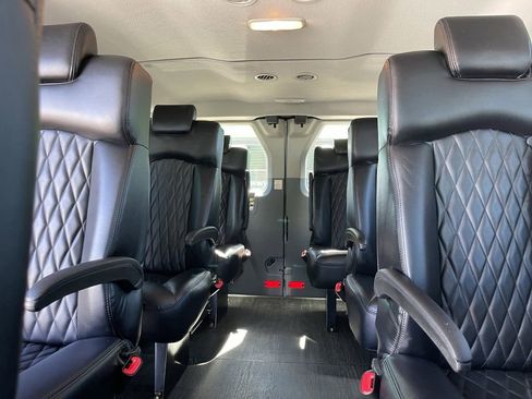 Used 2018 Ford Transit 350 XLT image 16