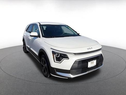 Used 2026 Kia Niro LX FWD image 3