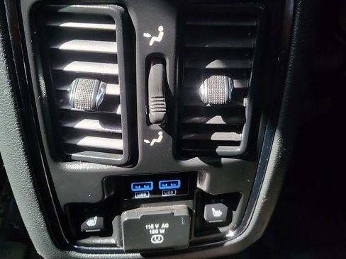 Used 2018 Jeep Grand Cherokee Summit image 29