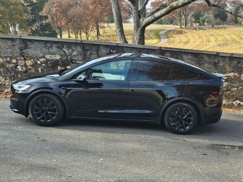 Used 2022 Tesla Model X image 9