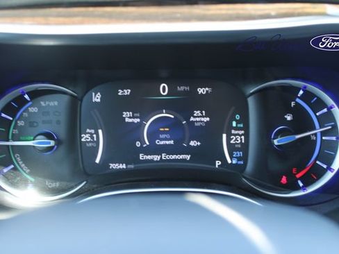 Used 2023 Chrysler Pacifica Limited FWD image 11